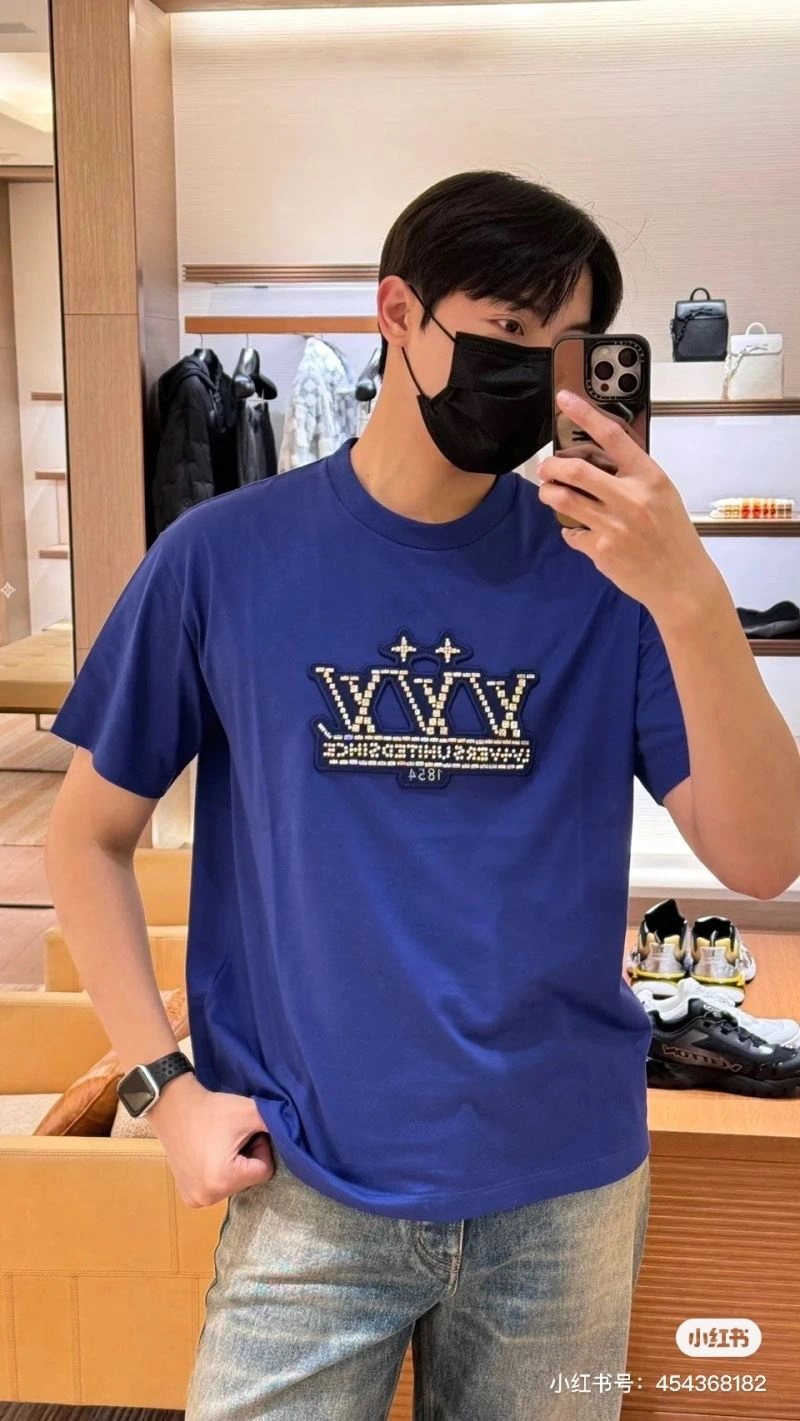 Louis Vuitton T-Shirts Minimalist 138339