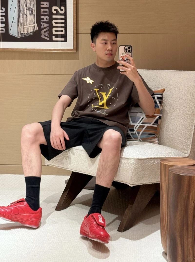 Stylish Louis Vuitton T-Shirts 138338
