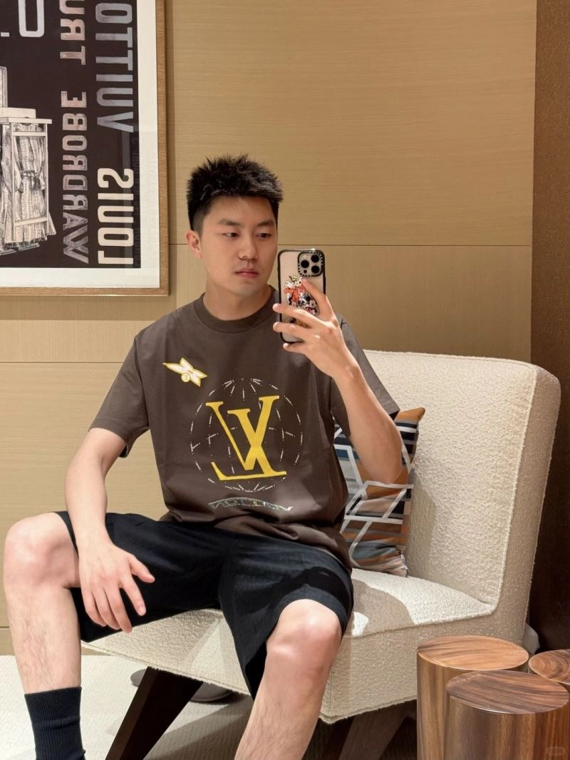 Stylish Louis Vuitton T-Shirts 138338