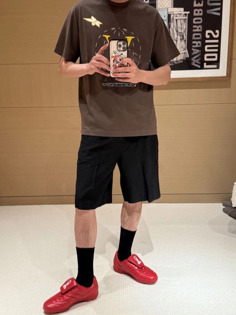 Stylish Louis Vuitton T-Shirts 138338