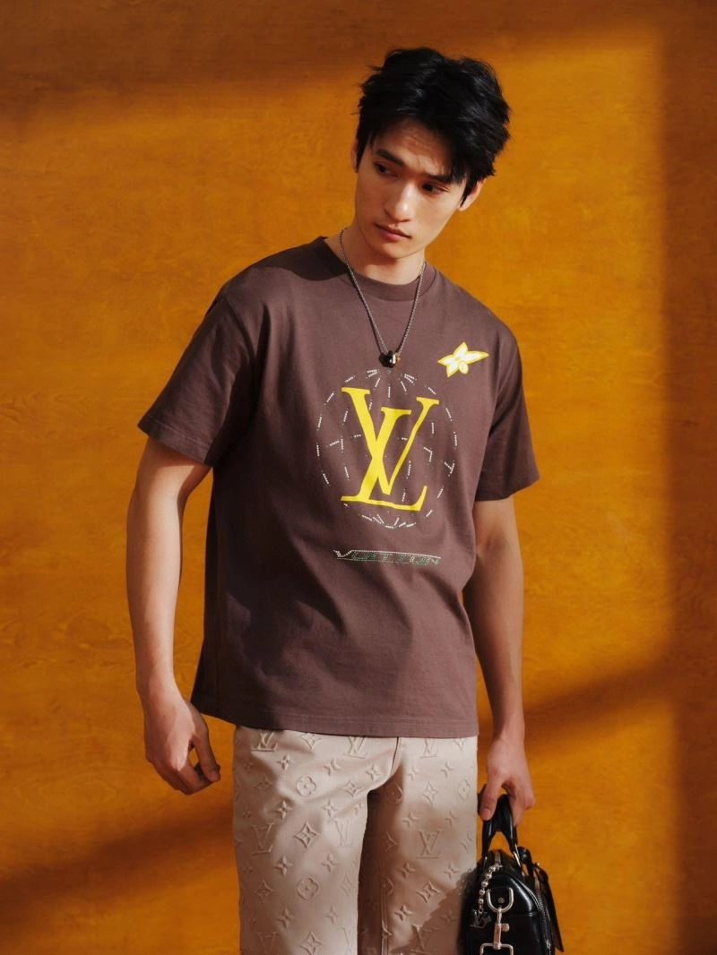 Stylish Louis Vuitton T-Shirts 138338