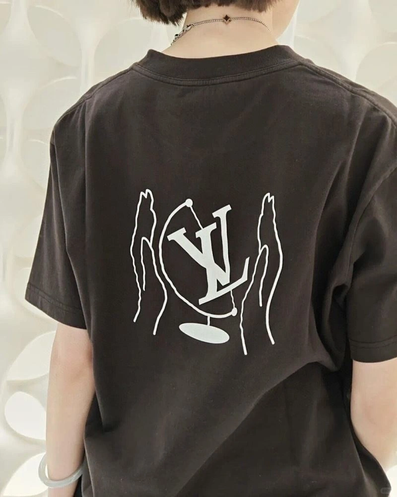 Louis Vuitton T-Shirts Vibrant 138336
