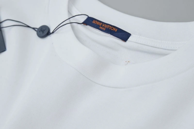 Louis Vuitton T-Shirts WrinkleFree 138328
