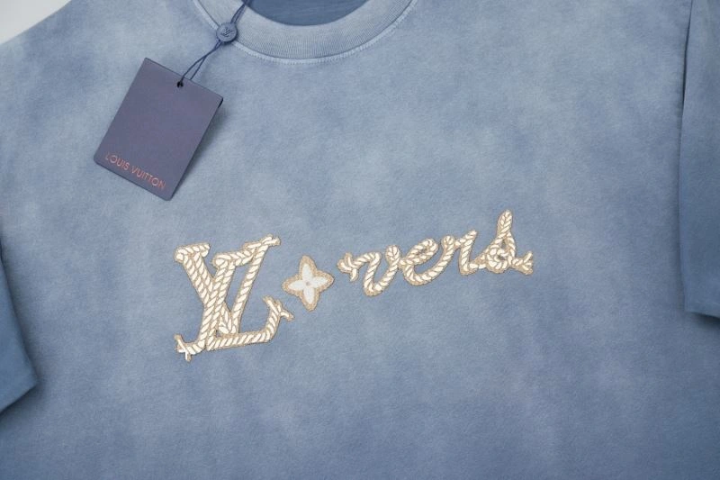 Louis Vuitton T-Shirts Stylish 138322