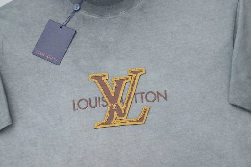 Louis Vuitton T-Shirts Cozy 138314