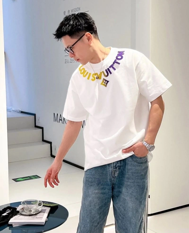 Louis Vuitton T-Shirts Popular 138316