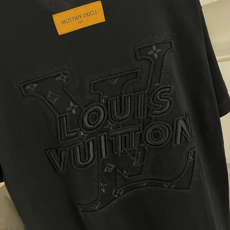 Louis Vuitton T-Shirts Vibrant 138307