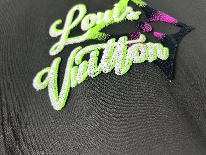 Louis Vuitton T-Shirts Resilient 138311