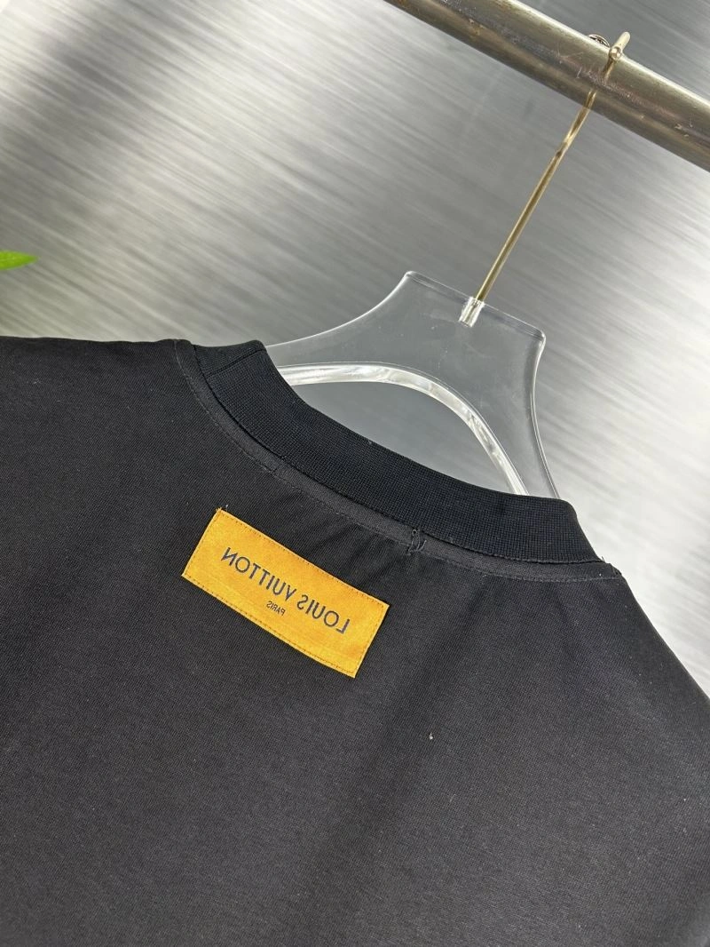 Louis Vuitton T-Shirts Resilient 138311