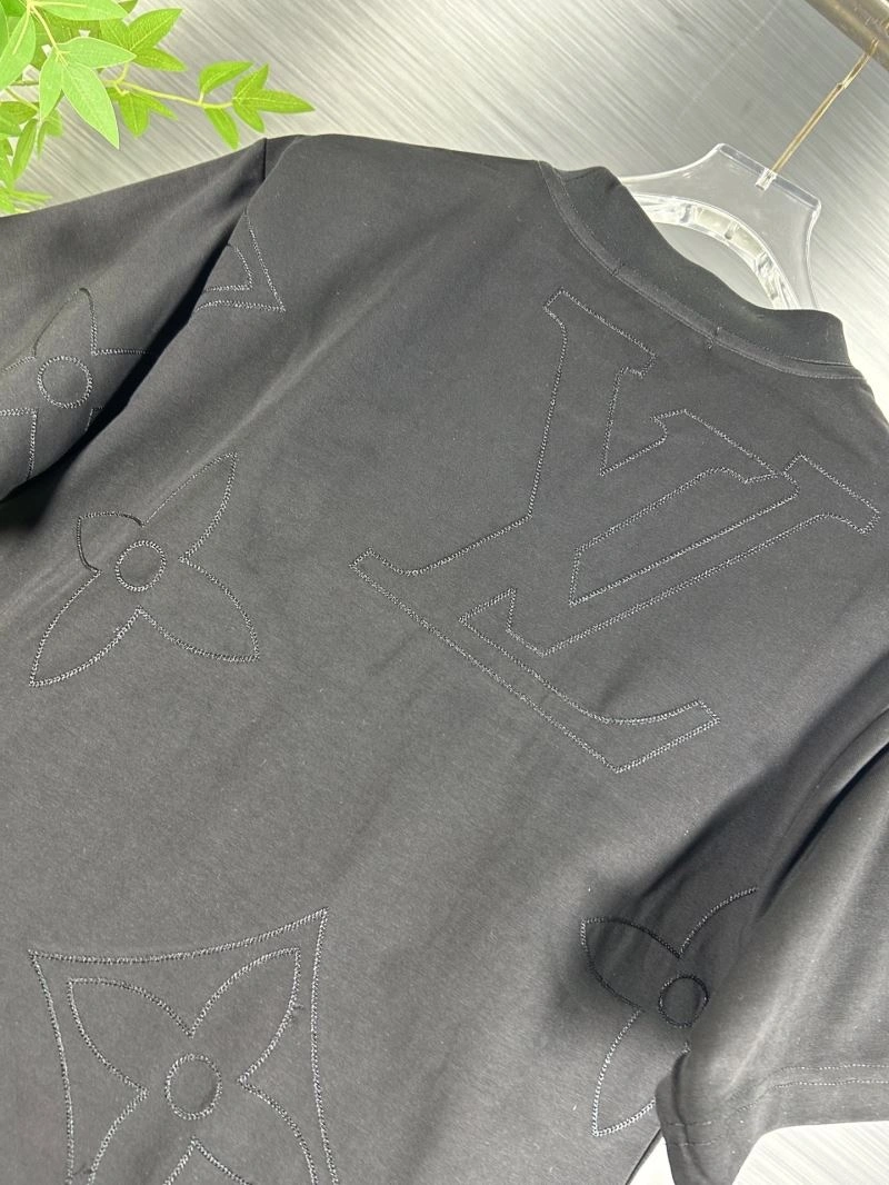 Louis Vuitton T-Shirts Sophisticated 138304