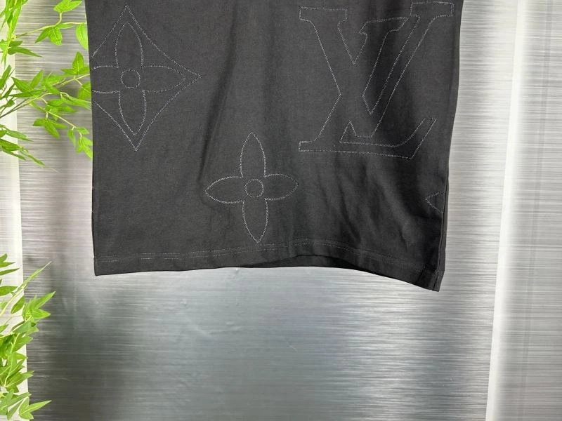 Louis Vuitton T-Shirts Sophisticated 138304