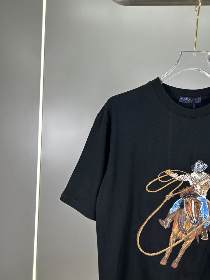 Louis Vuitton T-Shirts Elegant 138289