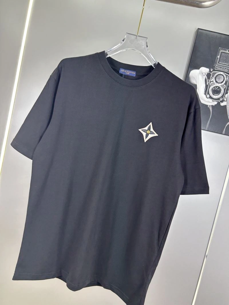 Louis Vuitton T-Shirts Minimalist 138288