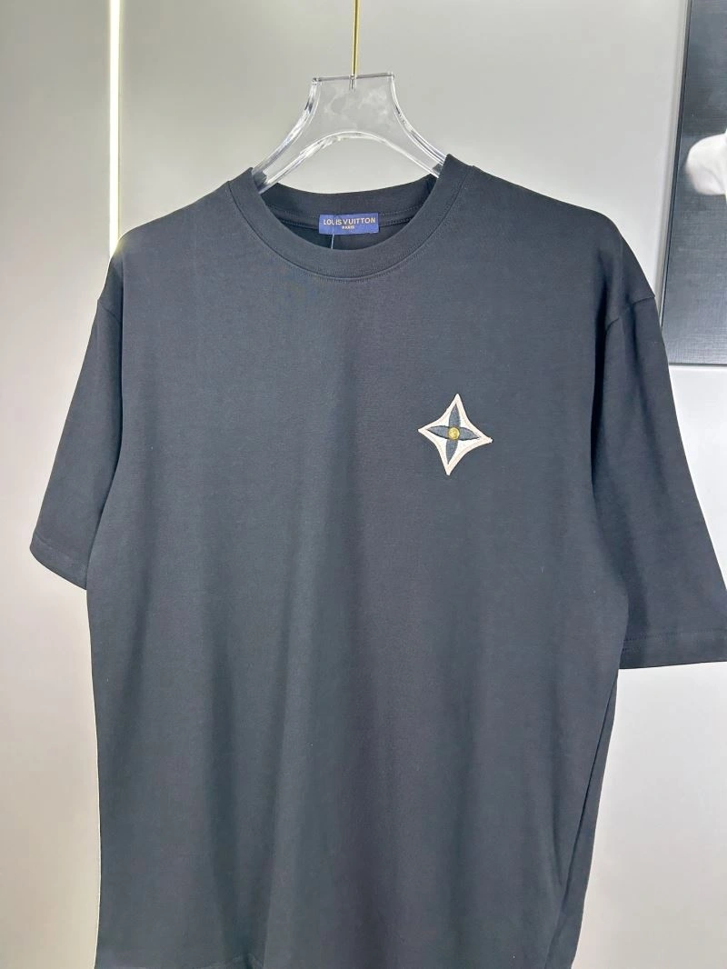 Louis Vuitton T-Shirts Minimalist 138288