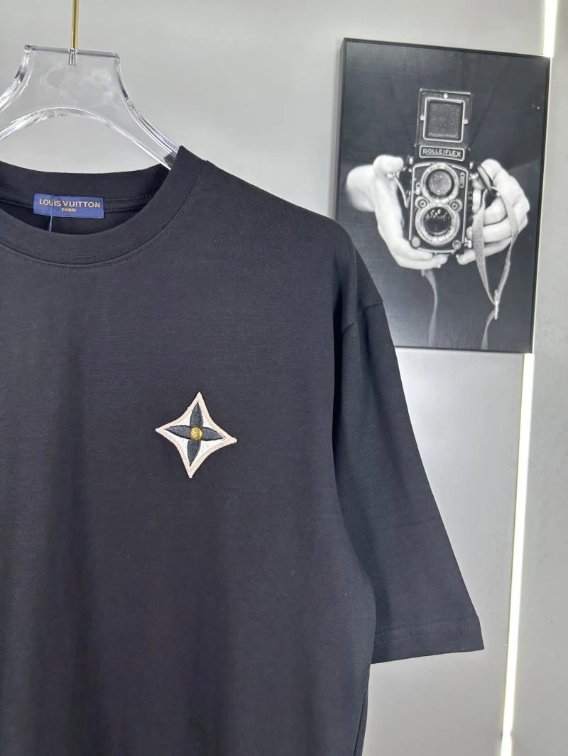 Louis Vuitton T-Shirts Minimalist 138288