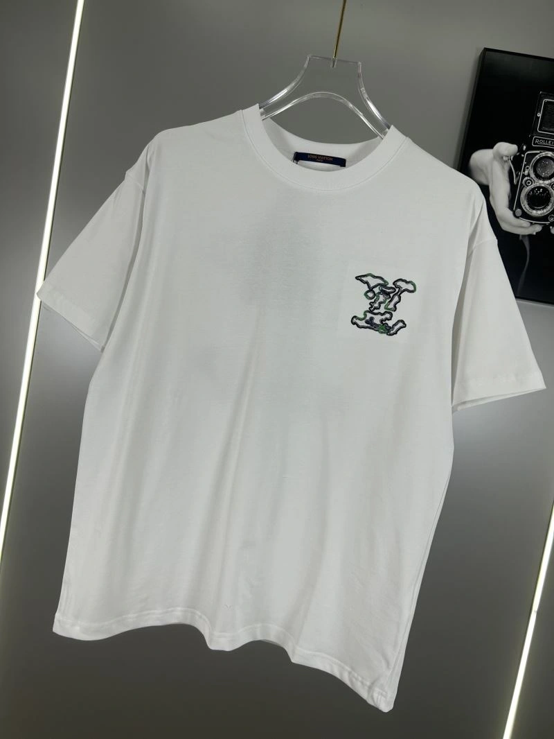 Unisex Louis Vuitton T-Shirts 138281