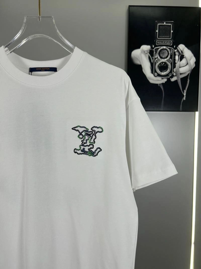 Unisex Louis Vuitton T-Shirts 138281