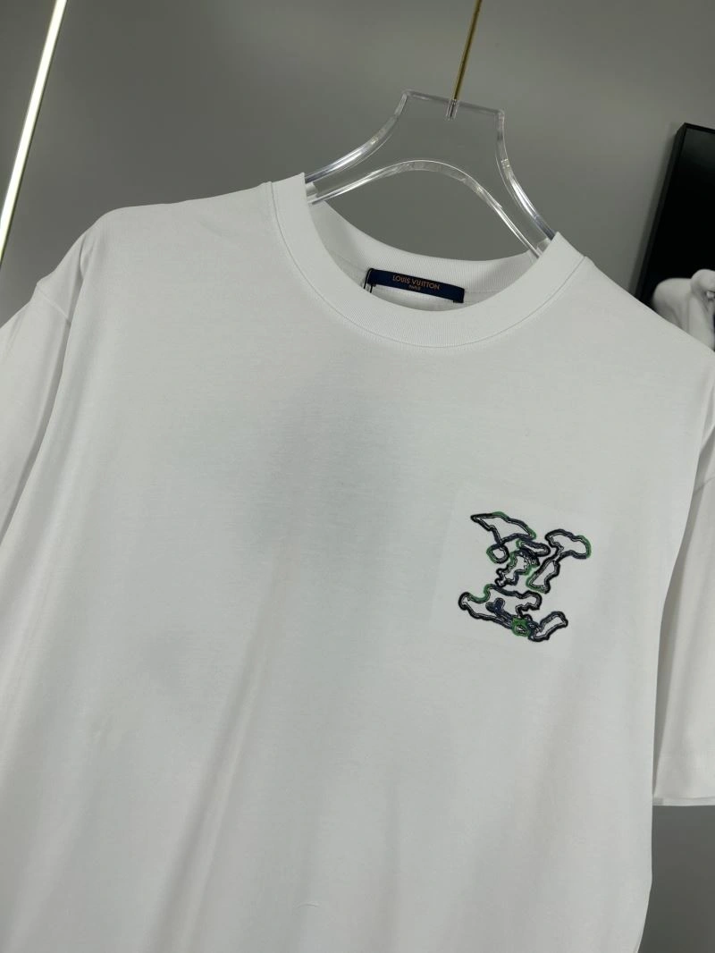 Unisex Louis Vuitton T-Shirts 138281