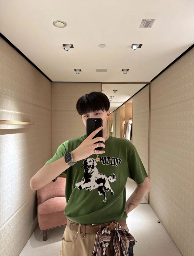 Louis Vuitton T-Shirts Sophisticated 138279