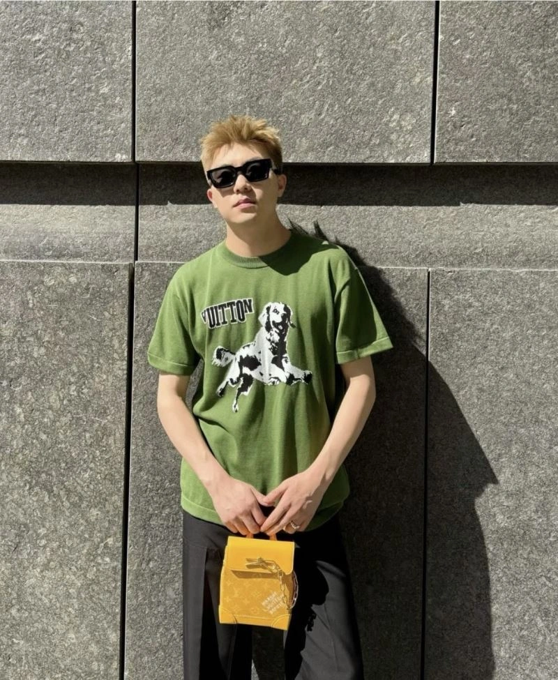 Louis Vuitton T-Shirts Sophisticated 138279