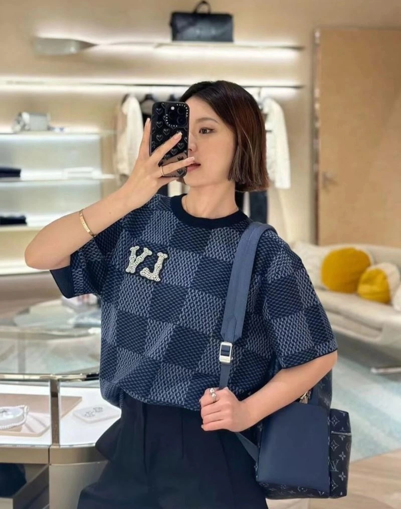 Trendy Louis Vuitton T-Shirts 138280