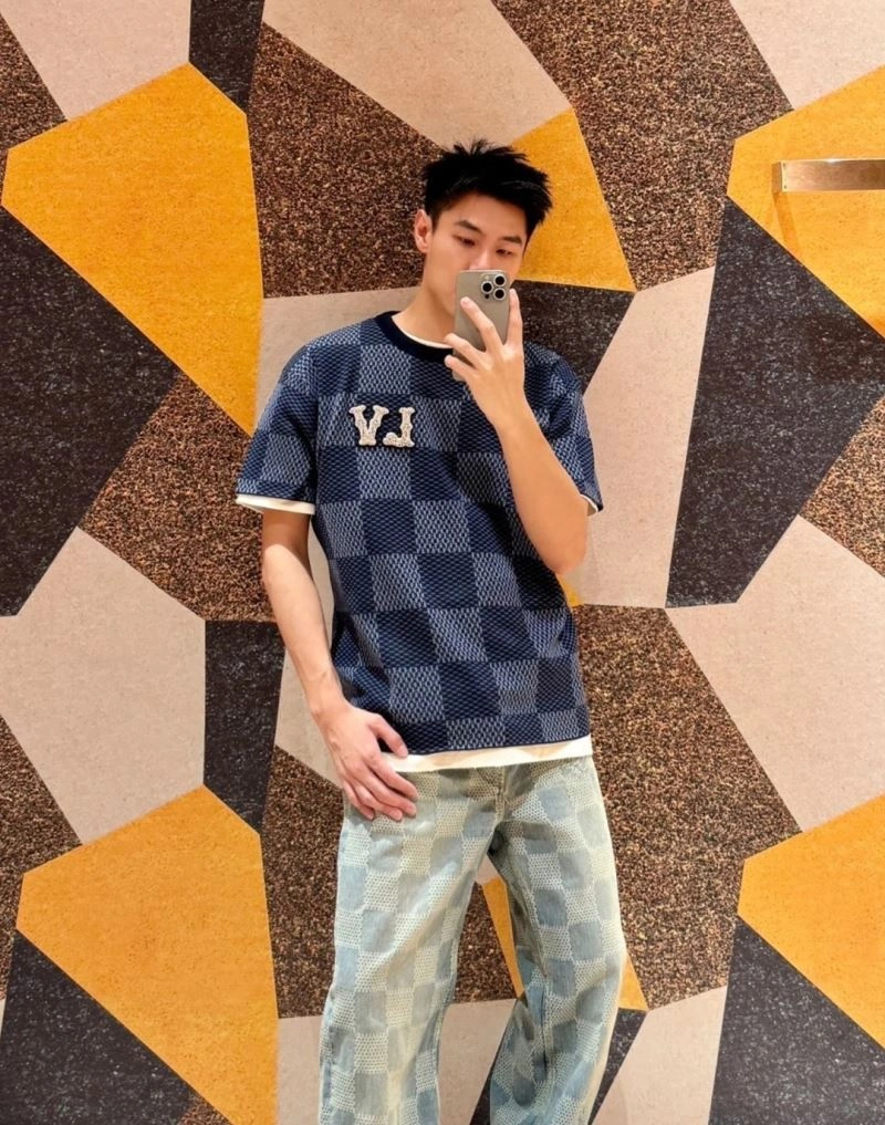 Trendy Louis Vuitton T-Shirts 138280