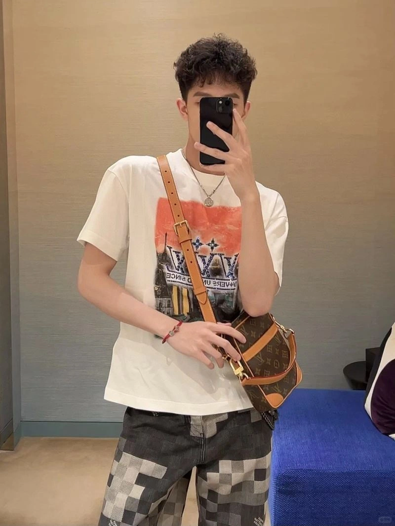 Louis Vuitton T-Shirts BestValue 138269
