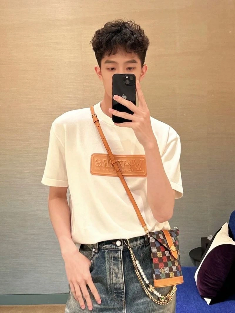 Louis Vuitton T-Shirts Unisex 138262