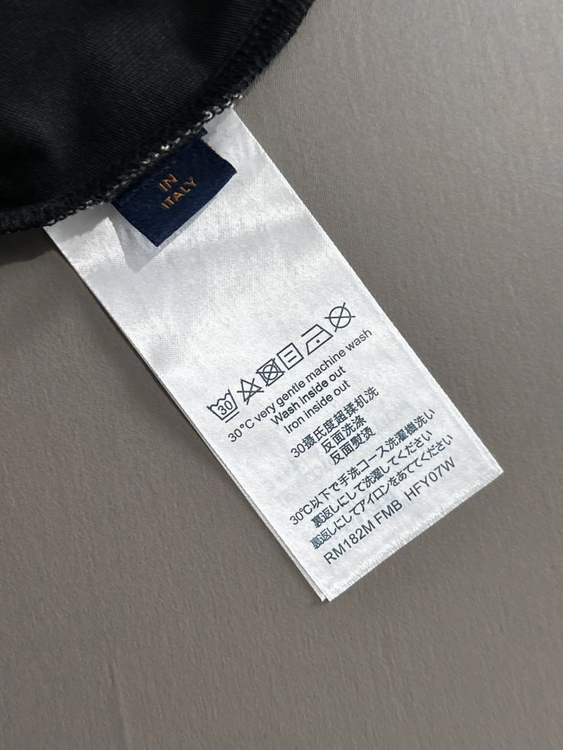 Louis Vuitton T-Shirts Neat 138251