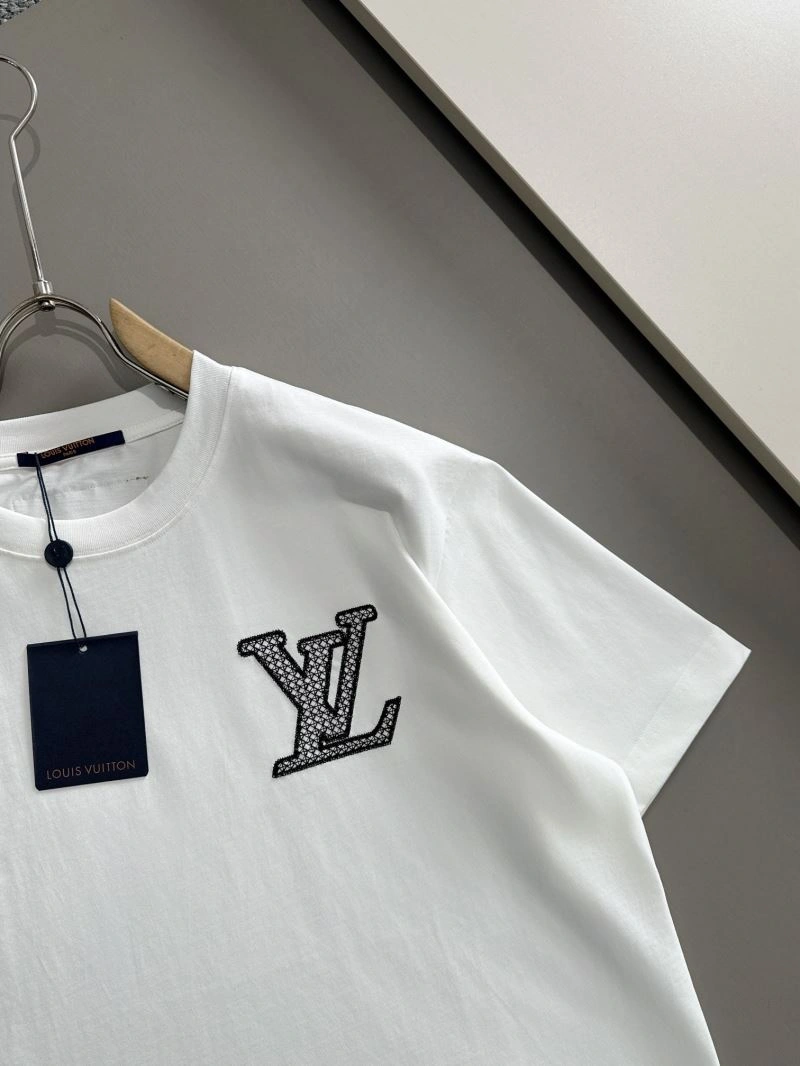 Neat Louis Vuitton T-Shirts 138246