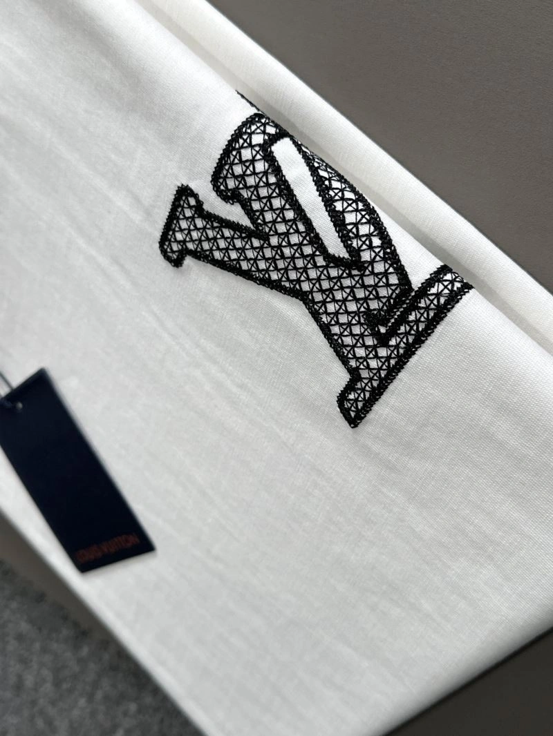 Neat Louis Vuitton T-Shirts 138246