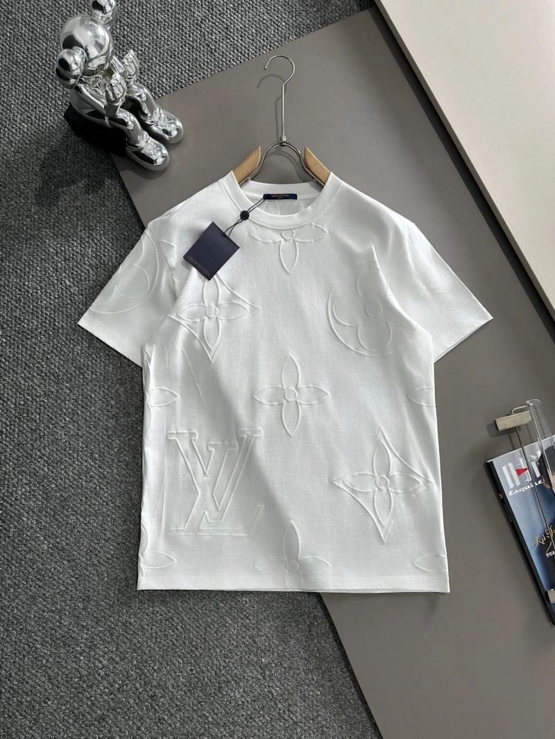Fashionable Louis Vuitton T-Shirts 138245
