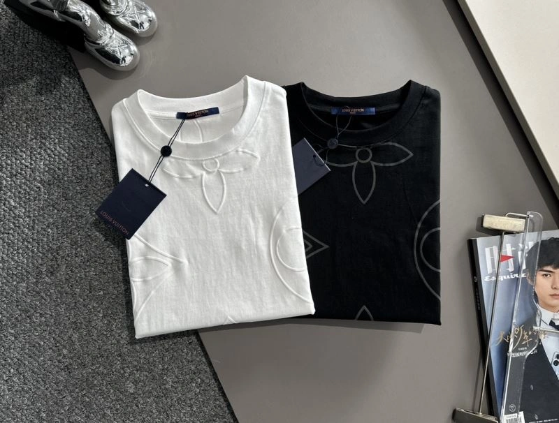 Fashionable Louis Vuitton T-Shirts 138245