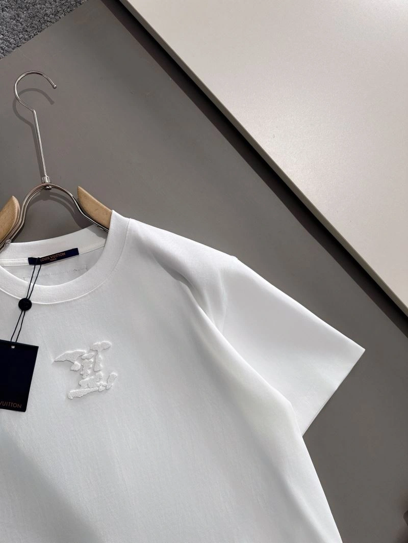 Louis Vuitton T-Shirts Casual 138248