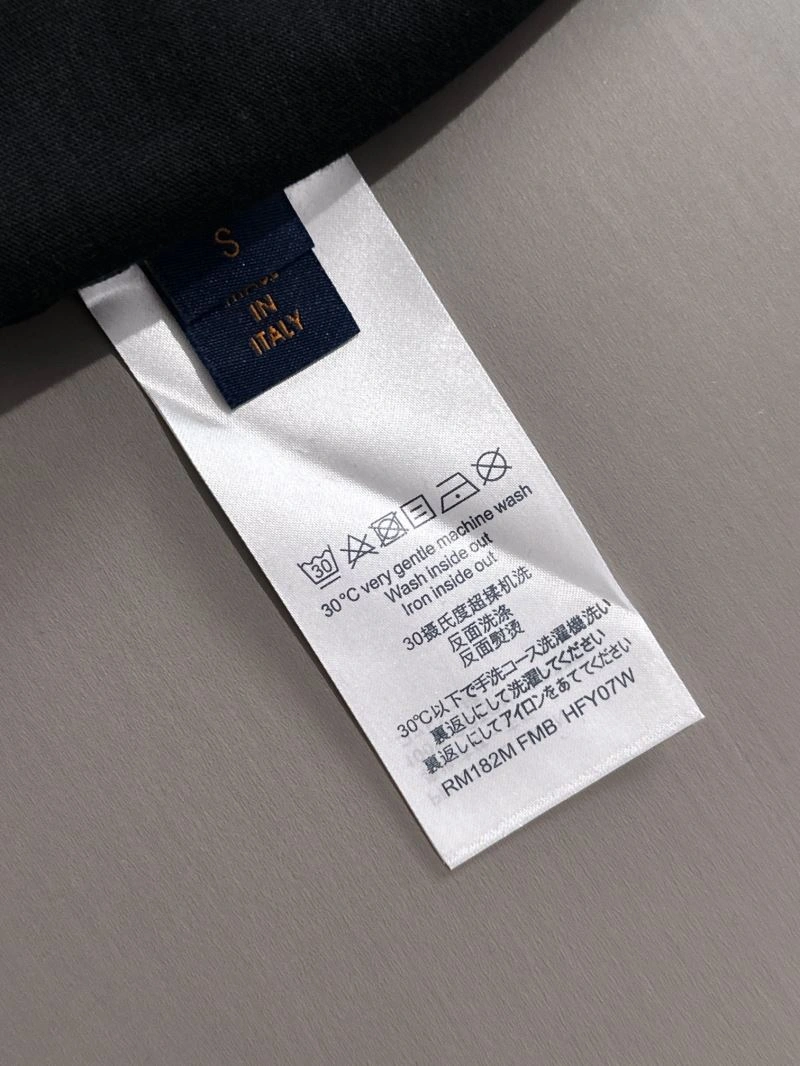 Bright Louis Vuitton T-Shirts 138244