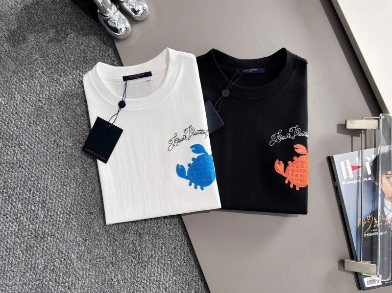 Vibrant Louis Vuitton T-Shirts 138243