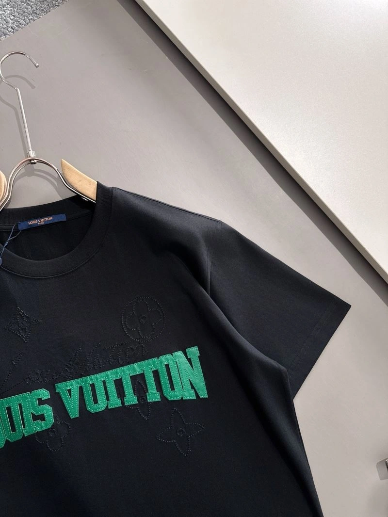 Louis Vuitton T-Shirts Resilient 138239