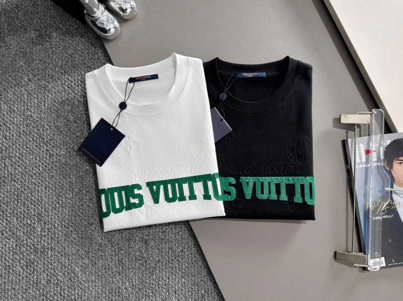 Louis Vuitton T-Shirts Resilient 138239