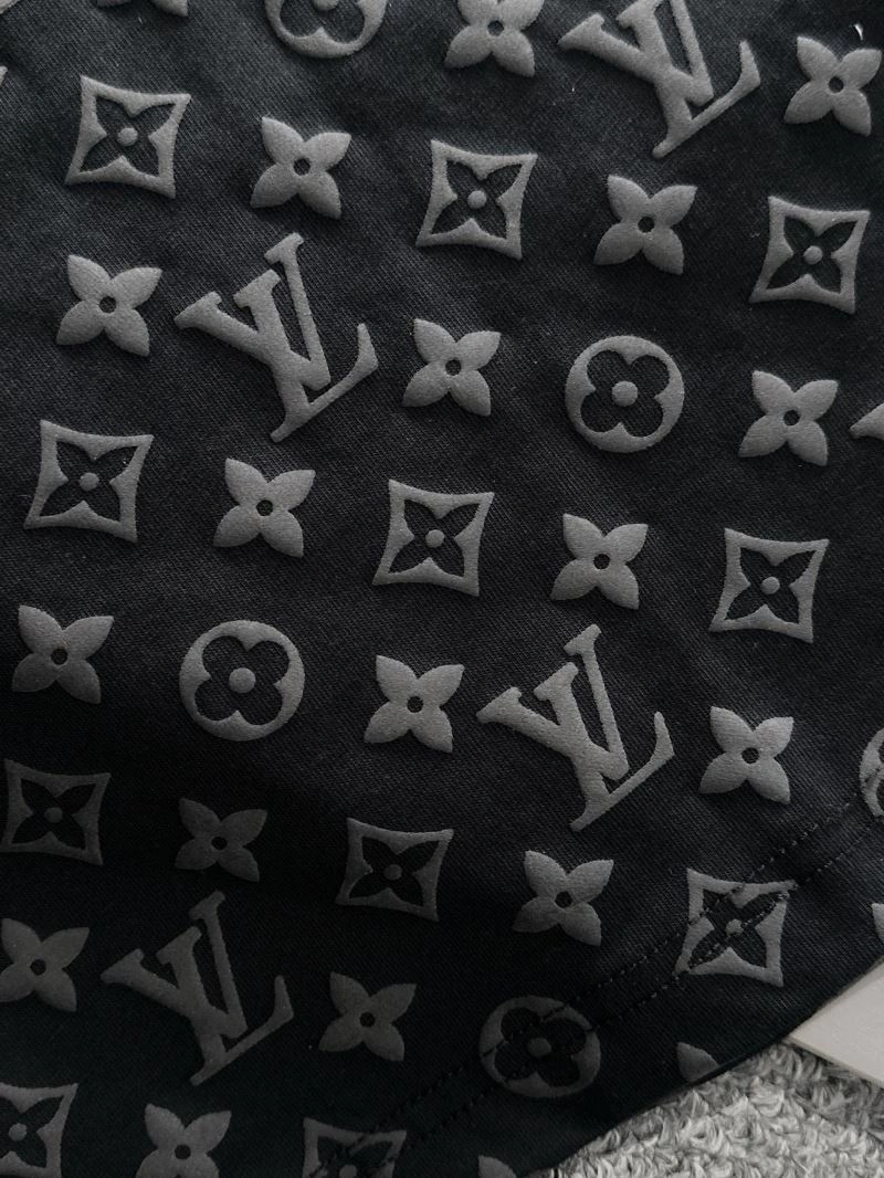 Louis Vuitton T-Shirts Durable 138240