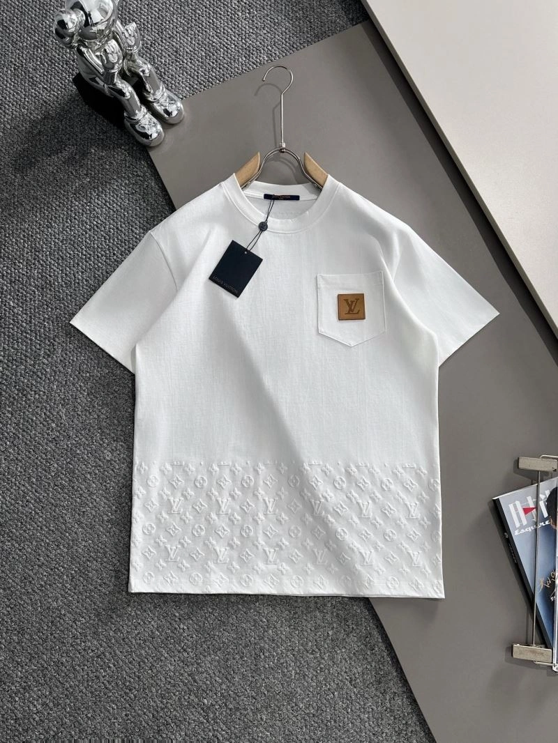 Louis Vuitton T-Shirts UrbanChic 138238