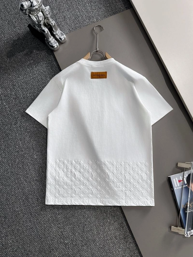 Louis Vuitton T-Shirts UrbanChic 138238