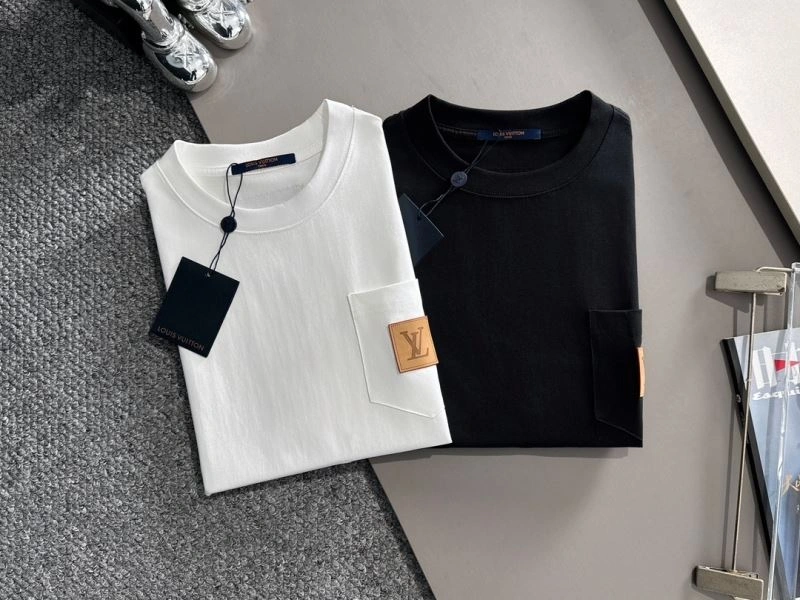 Louis Vuitton T-Shirts UrbanChic 138238