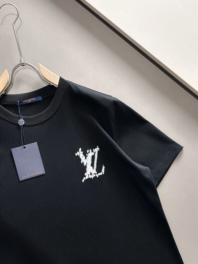 Affordable Louis Vuitton T-Shirts 138235