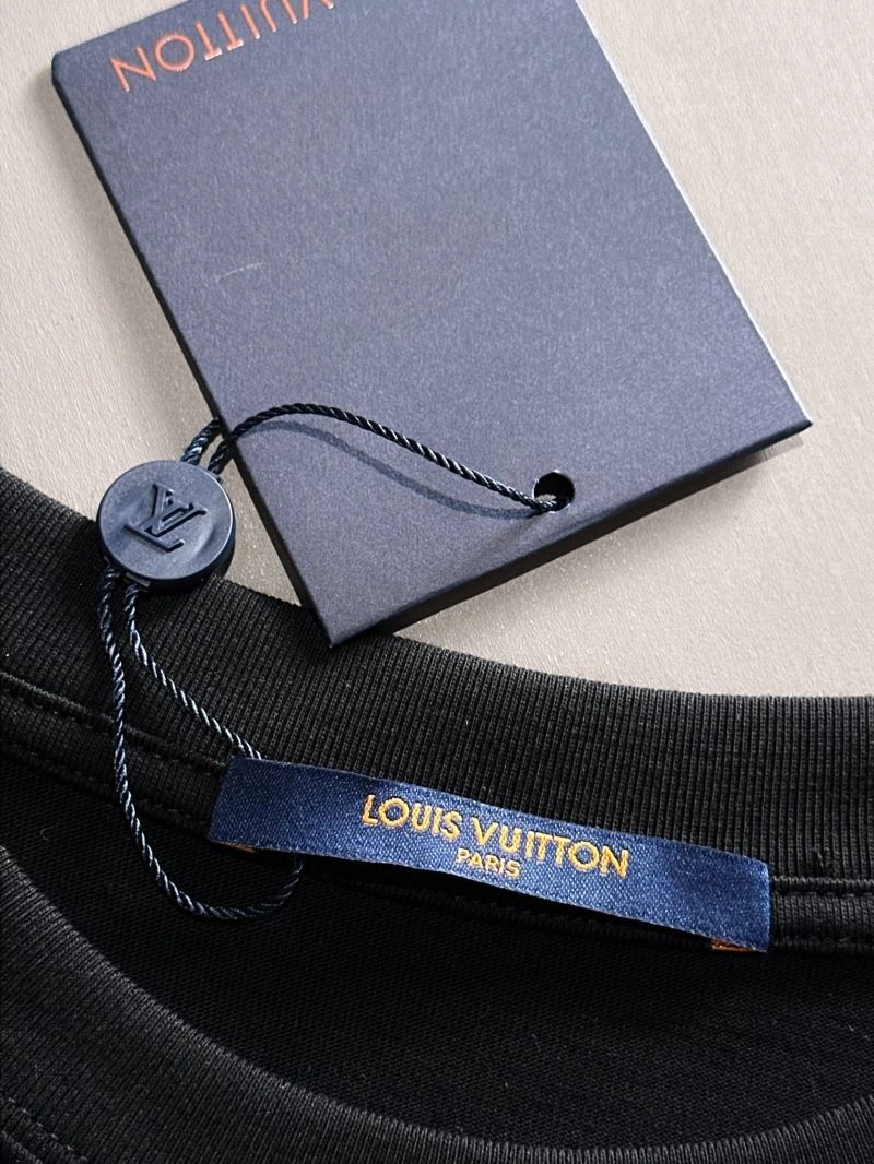 Affordable Louis Vuitton T-Shirts 138235