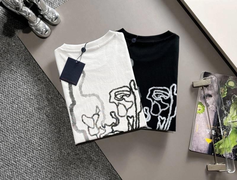 WellDesigned Louis Vuitton T-Shirts 138227