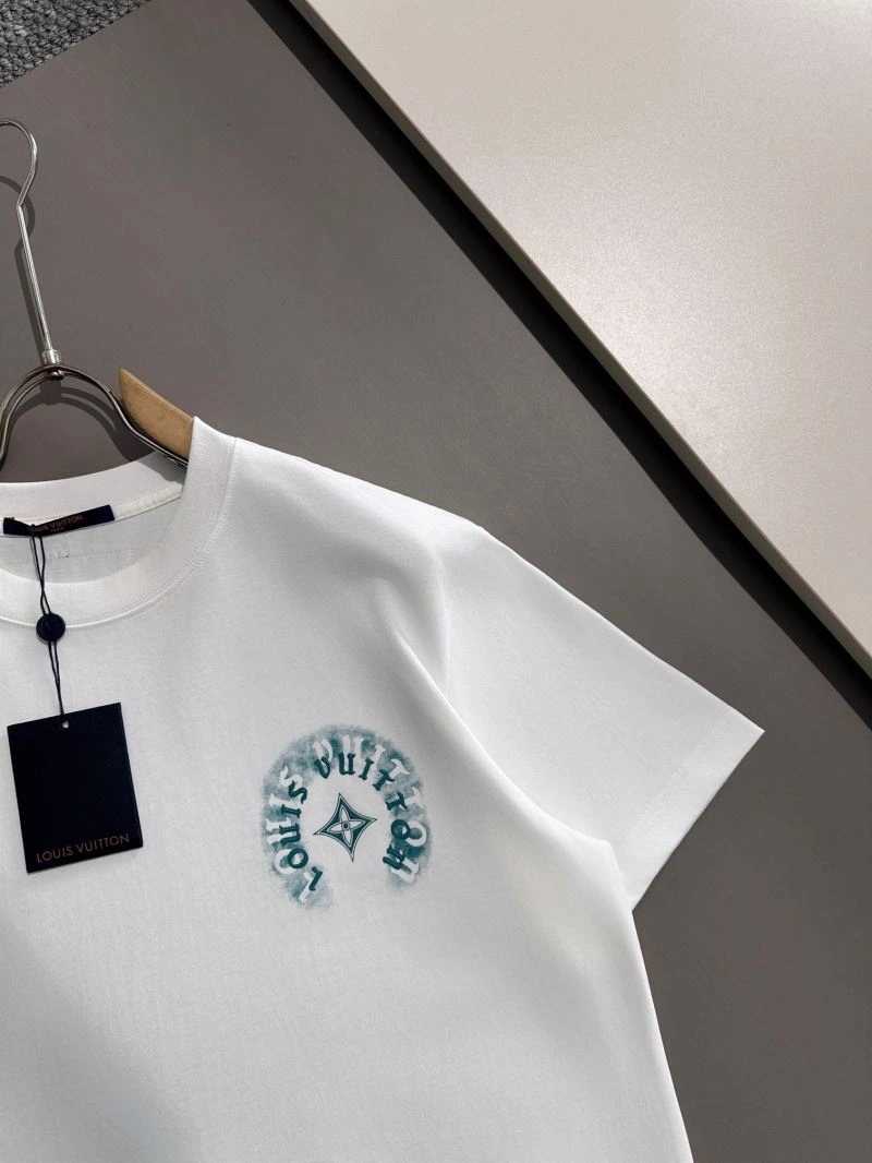 Vibrant Louis Vuitton T-Shirts 138234