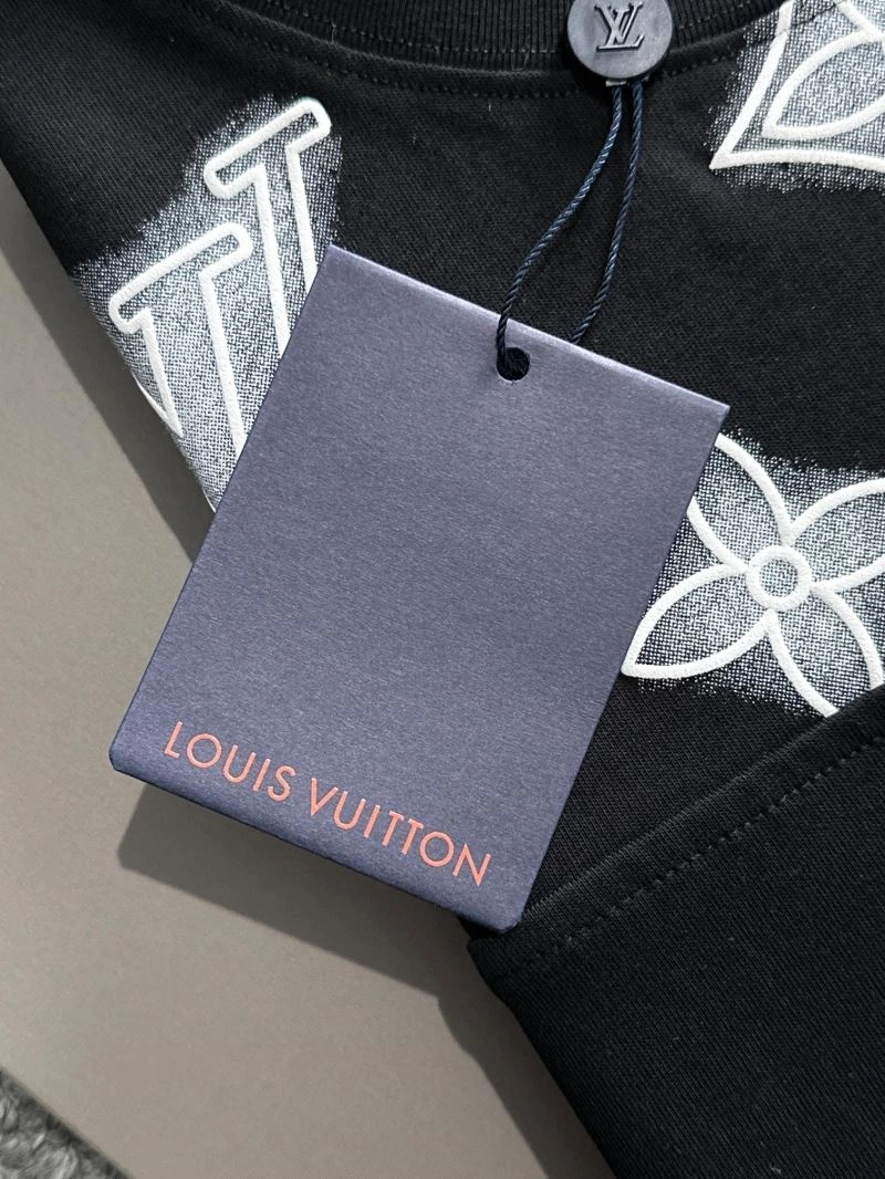 Louis Vuitton T-Shirts Sleek 138222
