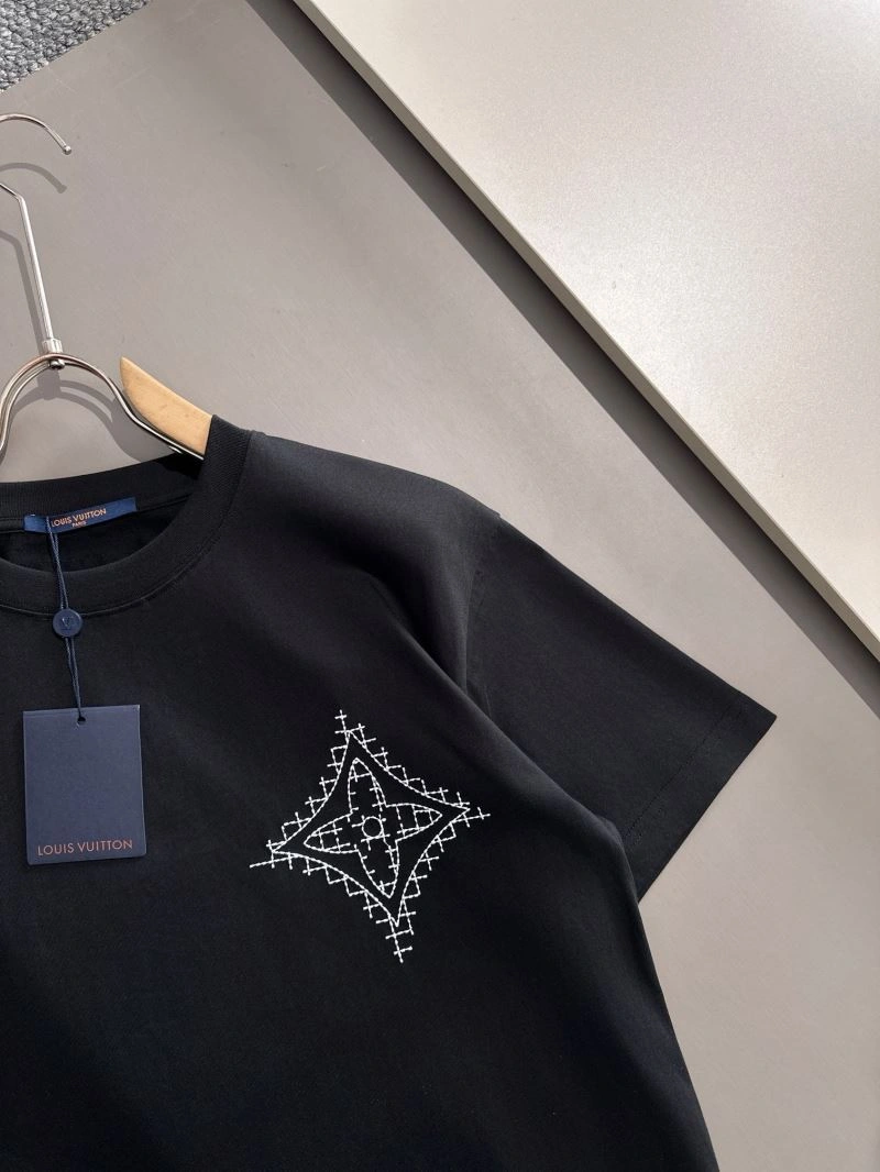 Lightweight Louis Vuitton T-Shirts 138223
