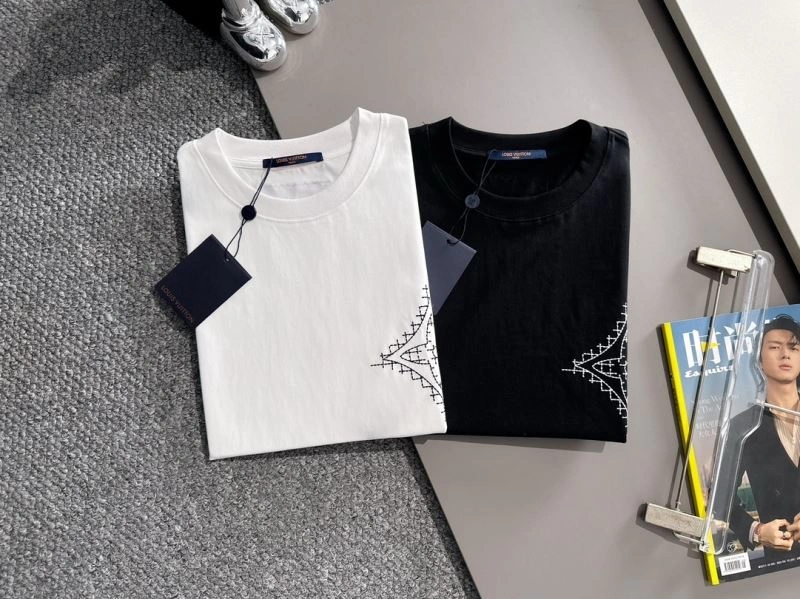 Lightweight Louis Vuitton T-Shirts 138223