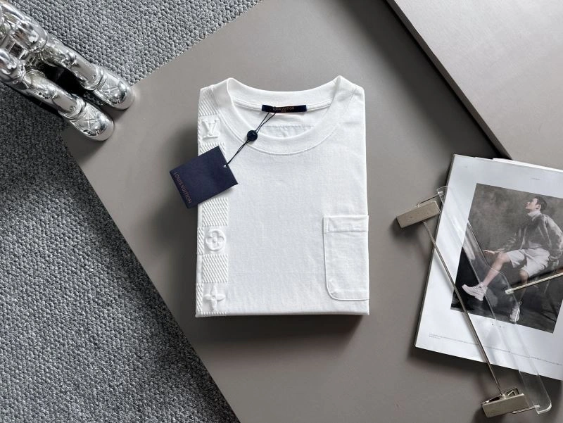 Lightweight Louis Vuitton T-Shirts 138214